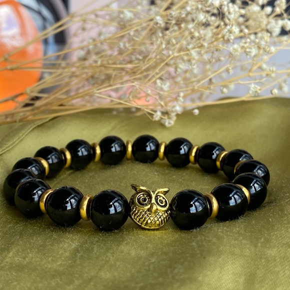 Onyx Stone Bracelet With Gold Owl Charm Detailed - Picture 2 of 7
